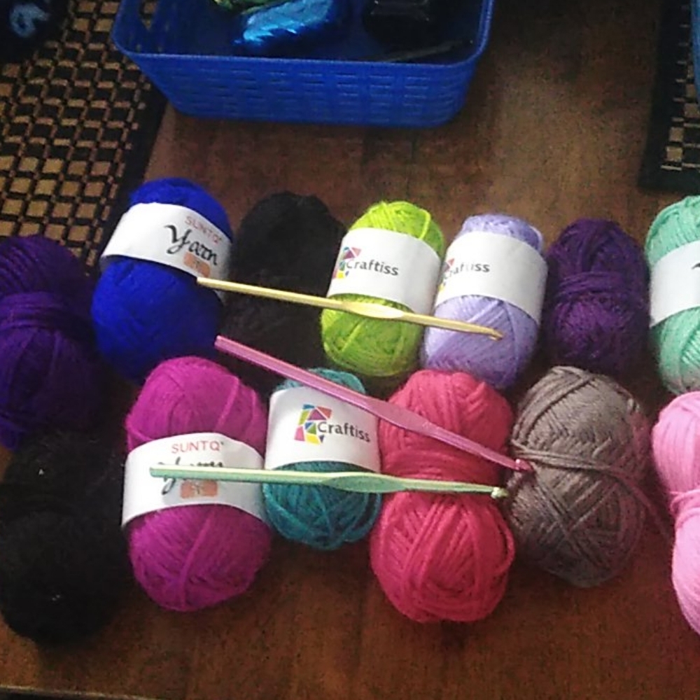 16 pcs yarn lot